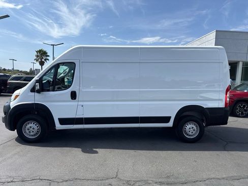 Used 2025 RAM ProMaster 2500 w/ Convenience Group FWD image 4