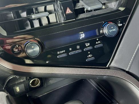 Used 2024 Toyota Camry SE image 25