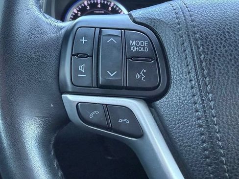 Used 2018 Toyota Highlander SE AWD/4WD image 27