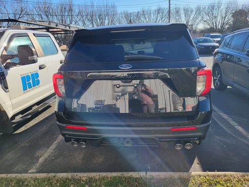 Used 2022 Ford Explorer ST w/ Equipment Group 401A image 5