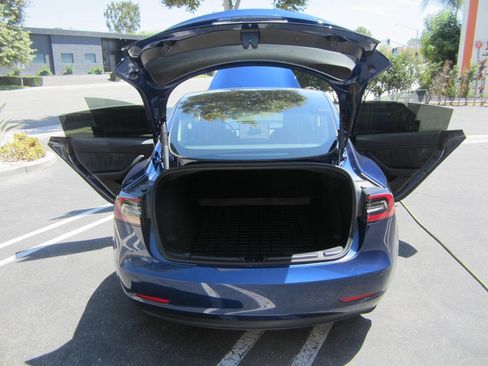 Used 2022 Tesla Model 3 RWD image 9