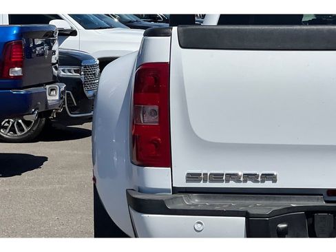 Used 2011 GMC Sierra 3500 Denali image 28