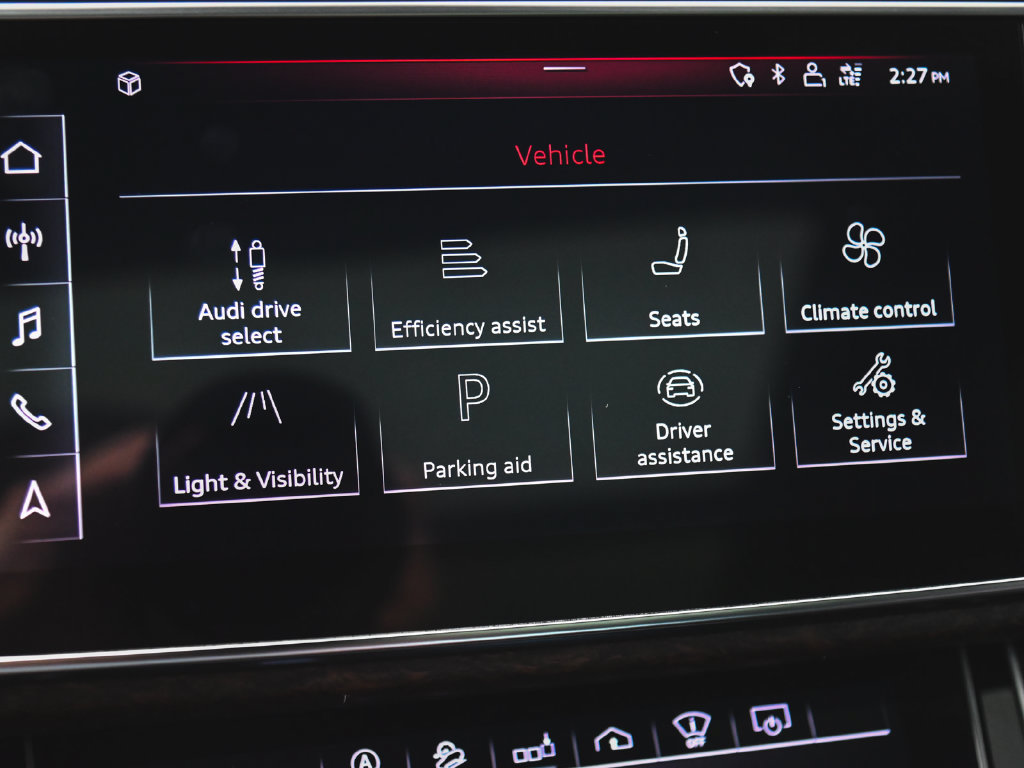Used 2020 Audi Q8 Prestige AWD/4WD image 23
