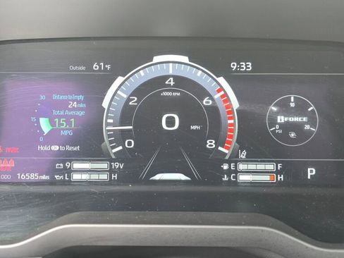 Used 2024 Toyota Tundra Limited AWD/4WD image 29