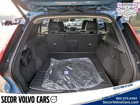 Certified 2023 Volvo XC40 B5 Ultimate w/ Protection Package Premier image 23