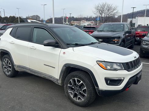 Used 2020 Jeep Compass Trailhawk image 2