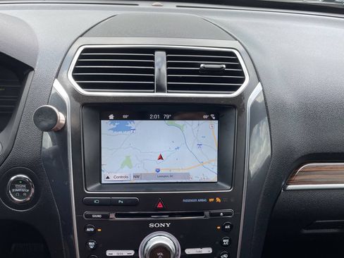 Used 2018 Ford Explorer Limited FWD image 12