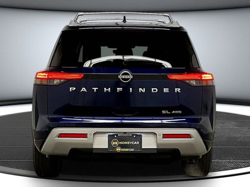 Used 2023 Nissan Pathfinder SL AWD/4WD image 5