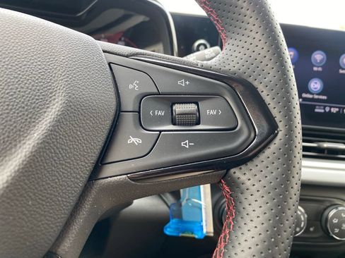 Used 2024 Chevrolet Trax RS w/ Driver Confidence Package FWD image 27