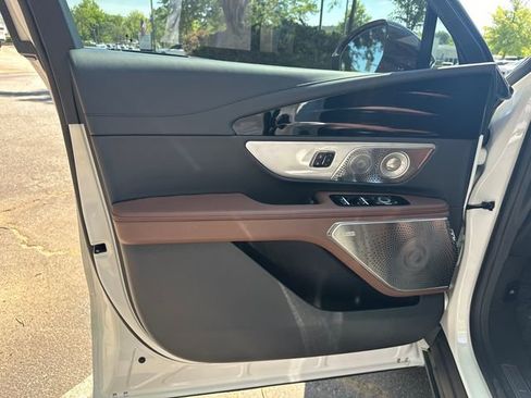 New 2026 Lincoln Nautilus Reserve AWD/4WD image 11