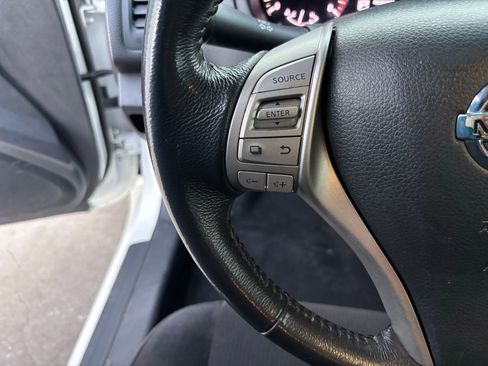 Used 2013 Nissan Altima 2.5 SV image 18