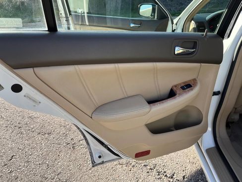 Used 2004 Honda Accord EX image 16