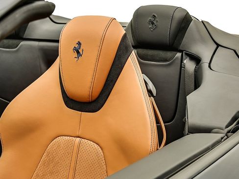 Used 2026 Ferrari Roma Spider RWD image 20