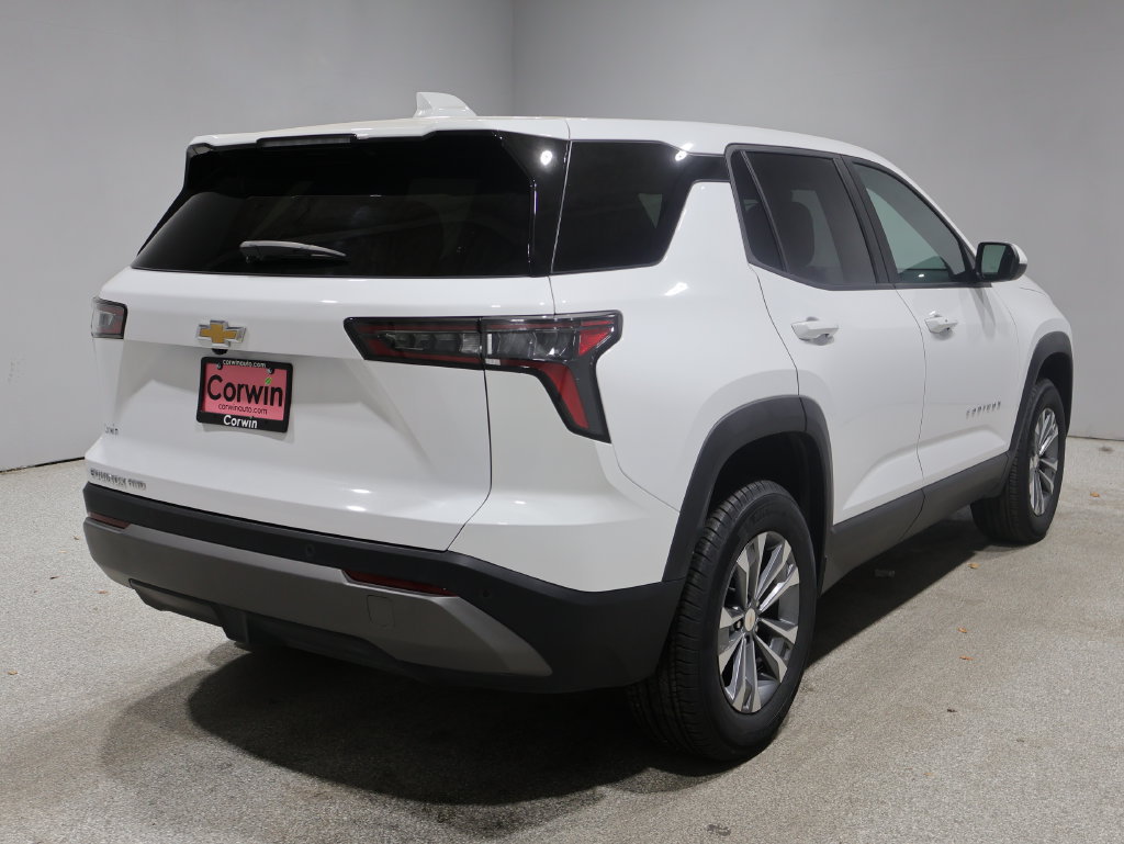 Used 2026 Chevrolet Equinox LT AWD/4WD image 2