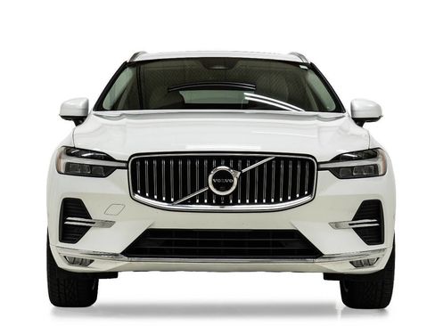 Used 2023 Volvo XC60 B5 Plus AWD/4WD image 7
