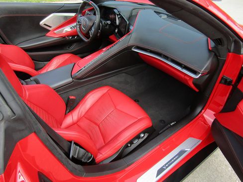 Used 2021 Chevrolet Corvette Stingray Premium Conv w/ Z51 Performance Package RWD image 13