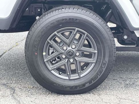 New 2026 Jeep Gladiator Sport AWD/4WD image 13