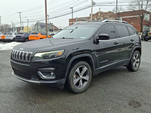 Used 2019 Jeep Cherokee Limited w/ Luxury Group image 3