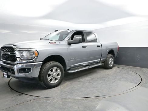Used 2024 RAM 2500 Big Horn w/ Level 2 Equipment Group AWD/4WD image 5