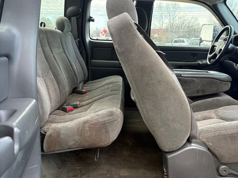 Used 2004 Chevrolet Silverado 2500 LS image 12