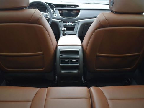 Certified 2024 Cadillac XT5 Premium Luxury w/ Technology Package AWD/4WD image 31