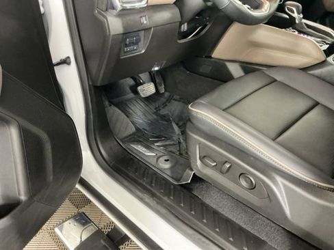 Used 2024 GMC Canyon Denali AWD/4WD image 16