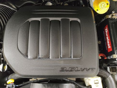 Used 2019 Dodge Grand Caravan SE w/ UConnect Hands-Free Group FWD image 30