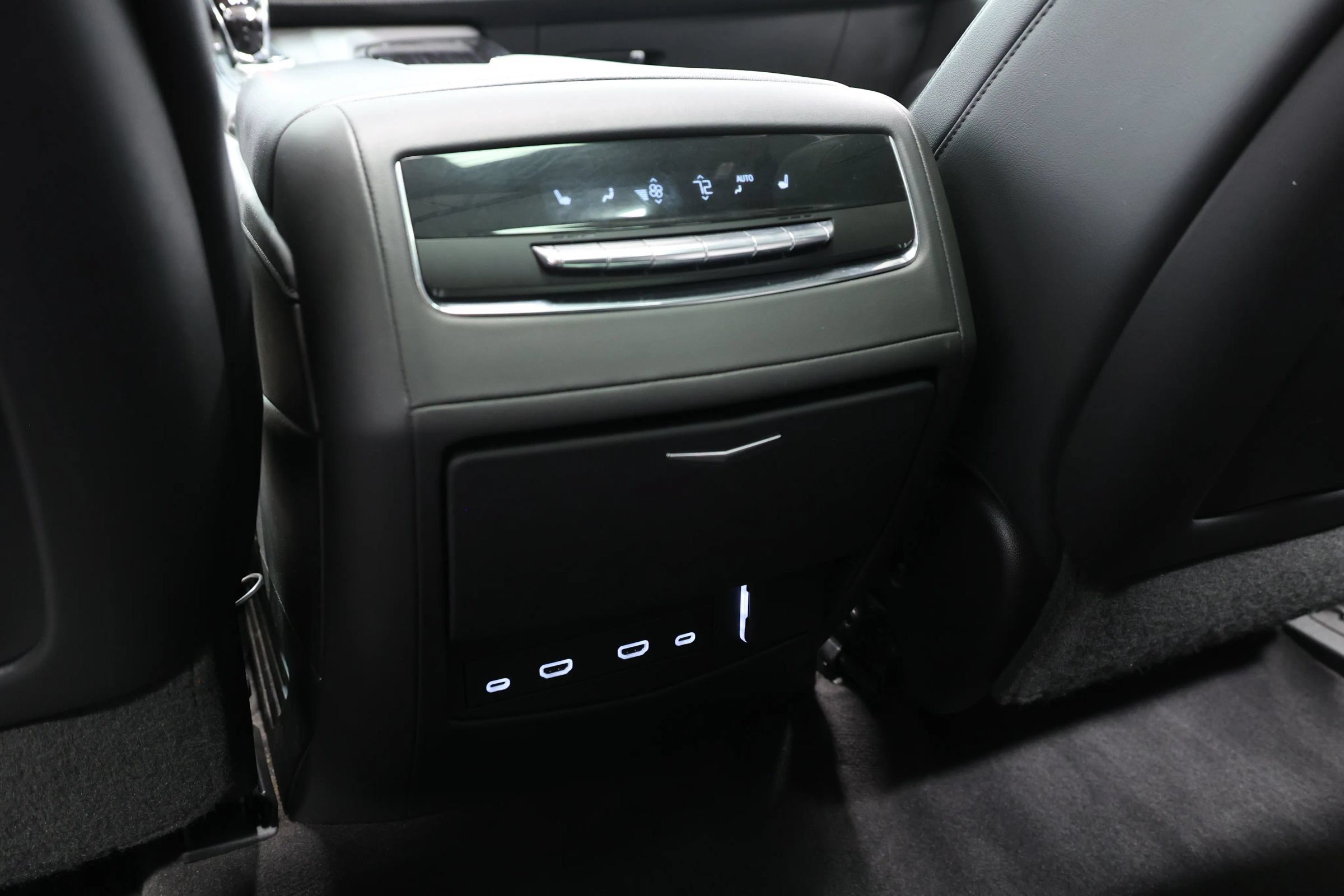 Used 2023 Cadillac Escalade ESV Sport w/ LPO, ONYX Package AWD/4WD image 72
