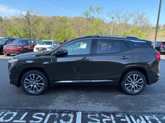 Used 2023 GMC Terrain Denali AWD/4WD image 2