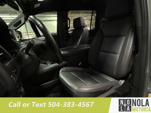 Used 2024 Chevrolet Suburban LT RWD image 25