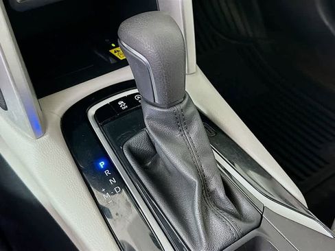 Used 2022 Toyota Corolla Cross LE image 19