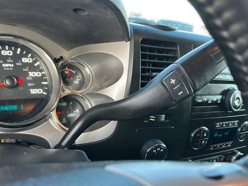 Used 2011 Chevrolet Silverado 2500 LT w/ Interior Plus Package image 27