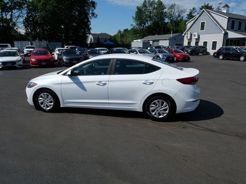 Used 2018 Hyundai Elantra SE FWD image 8