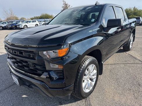 Used 2023 Chevrolet Silverado 1500 Custom image 3
