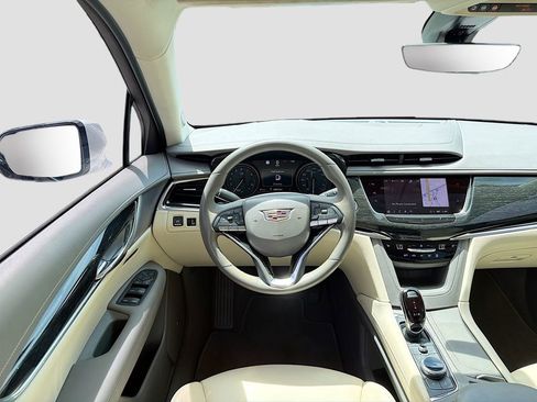 Used 2021 Cadillac XT6 Premium Luxury FWD image 18