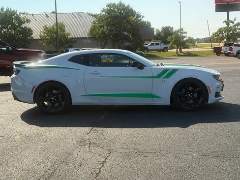 Used 2019 Chevrolet Camaro SS w/ Black Appearance Package RWD image 4