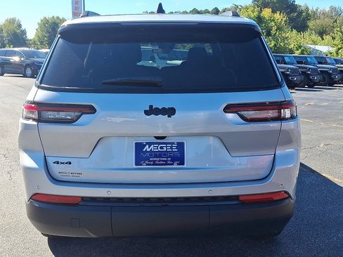 New 2025 Jeep Grand Cherokee L Altitude image 5