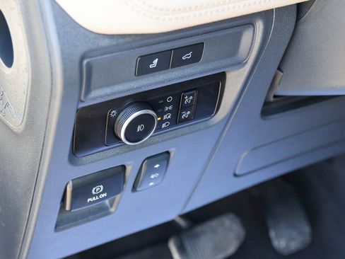 Used 2024 Ford Expedition Limited AWD/4WD image 15