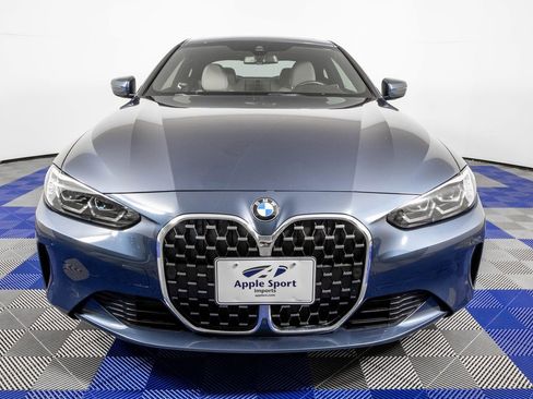 Used 2023 BMW 430i Coupe w/ Premium Package image 2