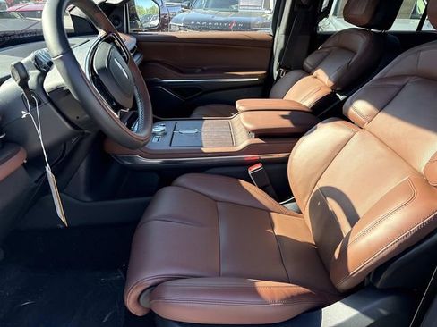 New 2026 Lincoln Navigator Reserve AWD/4WD image 23