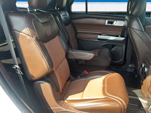 Used 2024 Ford Explorer King Ranch w/ Technology Package AWD/4WD image 13
