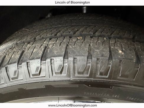 Used 2025 Lincoln Navigator Reserve image 14