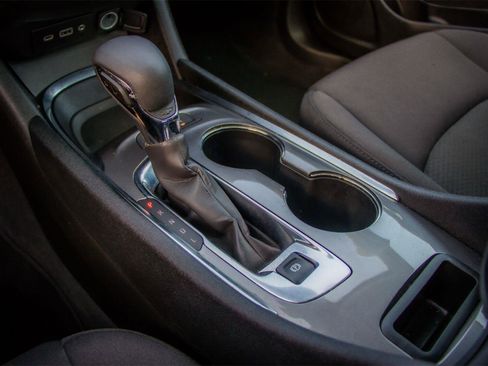 Used 2025 Chevrolet Malibu LT FWD image 16