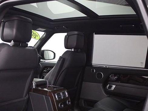 Used 2021 Land Rover Range Rover P525 Westminster Edition LWB image 10