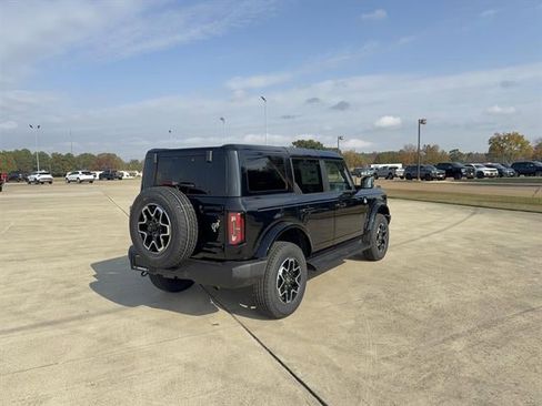 New 2025 Ford Bronco Outer Banks image 4