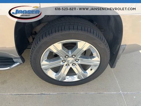 Used 2017 Chevrolet Tahoe LT w/ Luxury Package AWD/4WD image 11