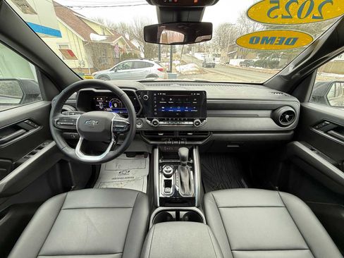 Used 2025 Chevrolet Colorado Trail Boss image 10