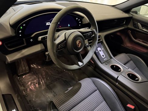 Certified 2025 Porsche Taycan image 4
