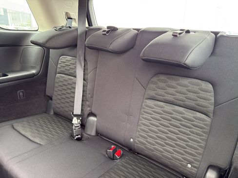 Certified 2025 Nissan Pathfinder SV image 34