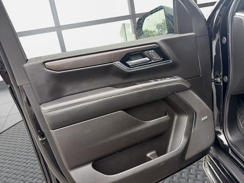 Used 2025 GMC Yukon Elevation w/ Elevation Premium Package AWD/4WD image 41